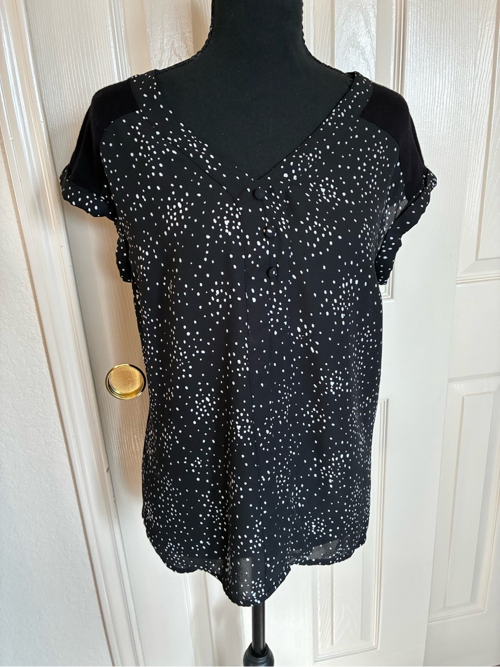 Black Dot-Print V-Neck Short Sleeve Blouse